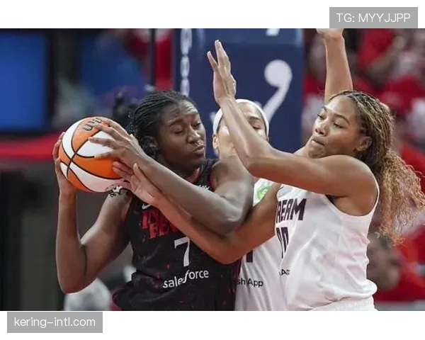 印第安纳狂热结束连败,阿莉娅·波士顿与凯尔西·米切尔合砍52分 印第安纳狂热结束连败,阿莉娅·波士顿与凯尔西·米切尔合砍52分